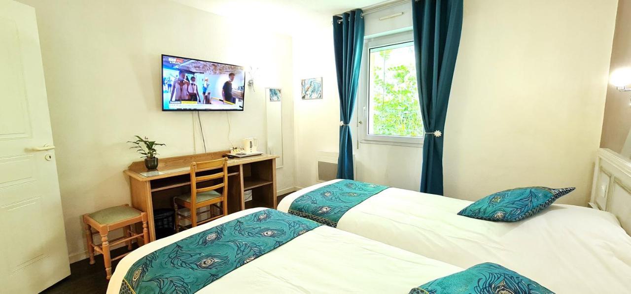 Fasthotel Oloron Hostellerie Du Paon Blanc Lurbe-Saint-Christau Bagian luar foto