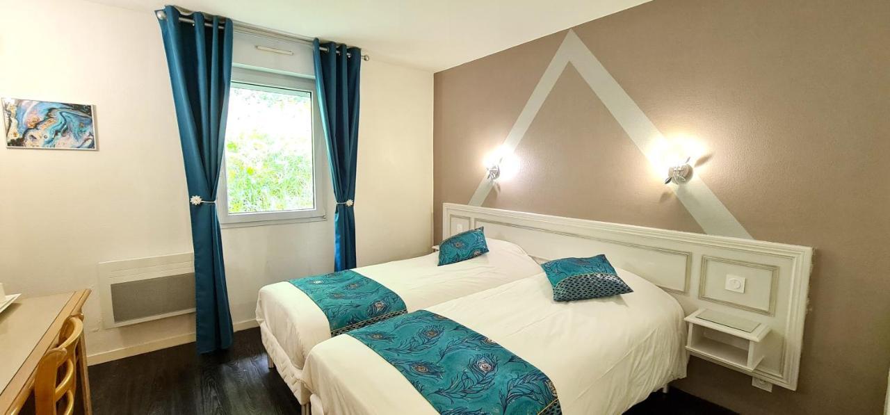 Fasthotel Oloron Hostellerie Du Paon Blanc Lurbe-Saint-Christau Bagian luar foto