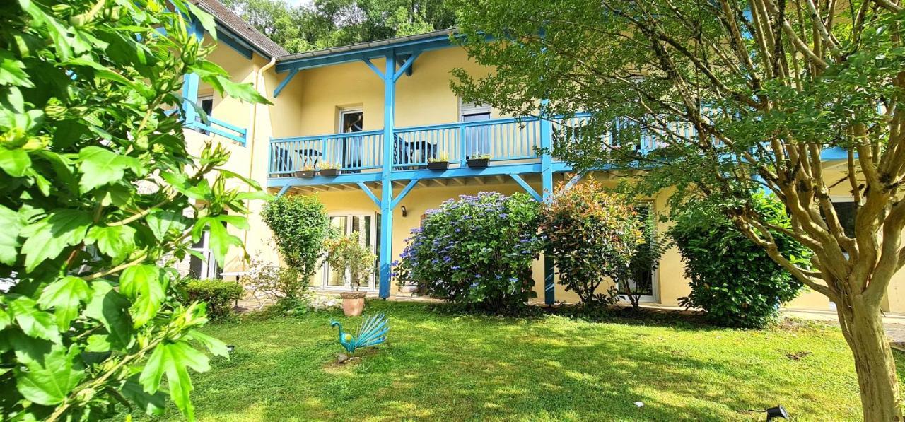 Fasthotel Oloron Hostellerie Du Paon Blanc Lurbe-Saint-Christau Bagian luar foto