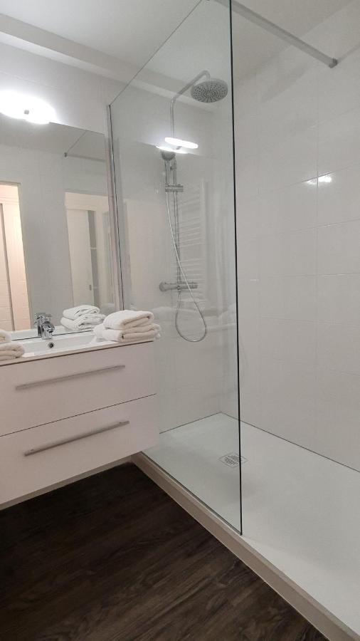 Fasthotel Oloron Hostellerie Du Paon Blanc Lurbe-Saint-Christau Bagian luar foto