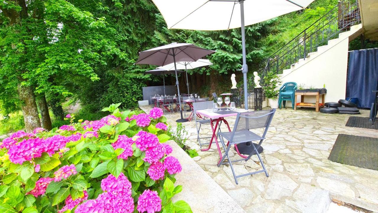 Fasthotel Oloron Hostellerie Du Paon Blanc Lurbe-Saint-Christau Bagian luar foto