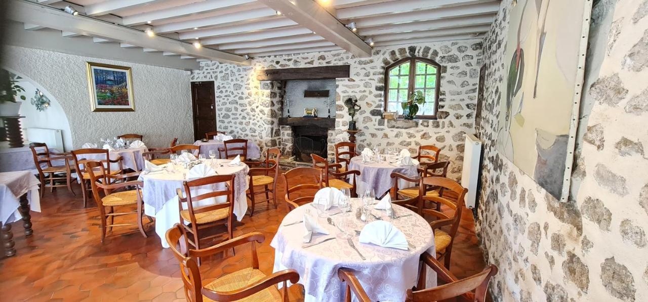 Fasthotel Oloron Hostellerie Du Paon Blanc Lurbe-Saint-Christau Bagian luar foto