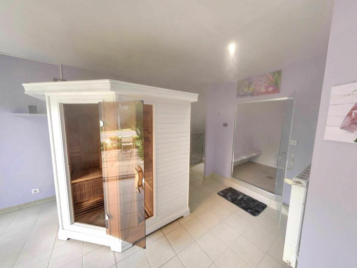 Fasthotel Oloron Hostellerie Du Paon Blanc Lurbe-Saint-Christau Bagian luar foto