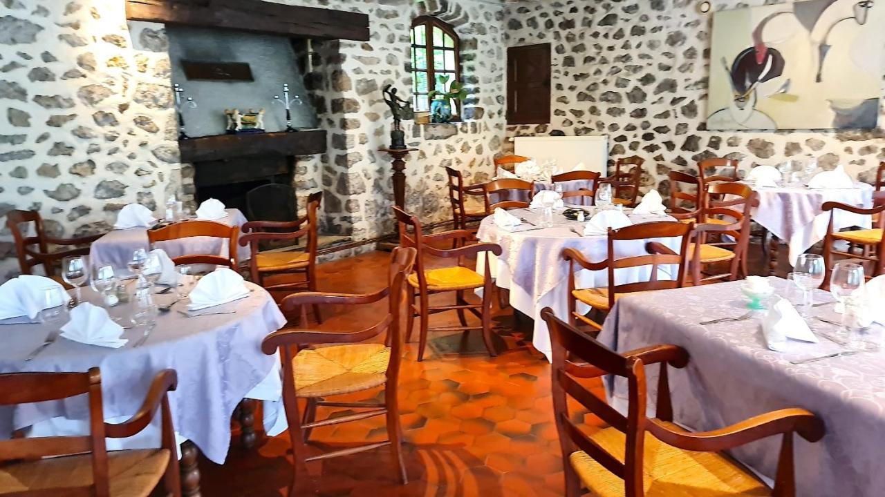Fasthotel Oloron Hostellerie Du Paon Blanc Lurbe-Saint-Christau Bagian luar foto